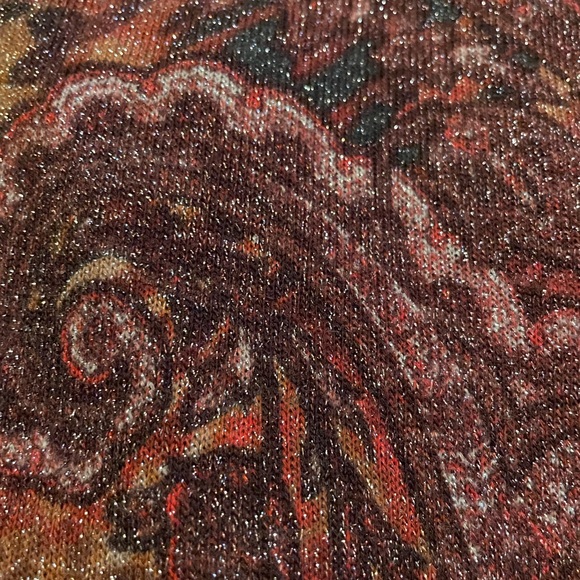 Women’s metallic print top, like new. - Picture 4 of 4